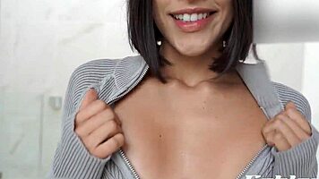 uhh i really wanna watch ya taste that hot cum, show me how ya love it