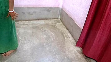 beautiful young indian beauty gets her wet vagina filled by mature cock until cum