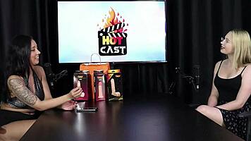 Safada interview turns fetish toy play with vivian loola