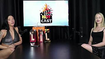 Safada interview turns fetish toy play with vivian loola