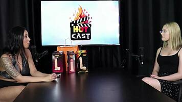 Safada interview turns fetish toy play with vivian loola