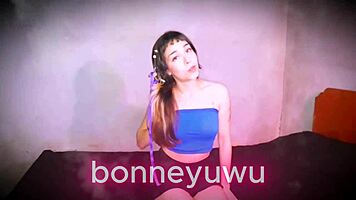 Bonneyuwu gets oiled massage and masturbated like a slut