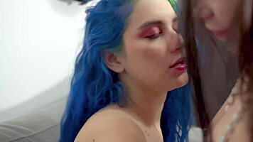 Wet Latina brunettes scissor to explosive shared orgasms