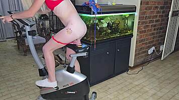 Sparowdox update teases dripping wet pussy gym machine