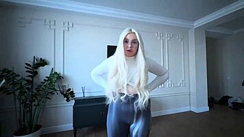 Leggings Hottie Offers Intense Fuck Deal Instead