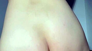 brunette solo play leaves her wet and satisfied