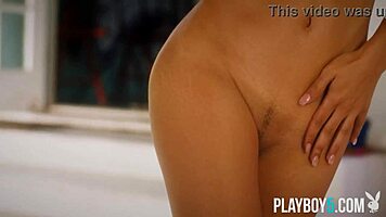 Petite Arab MILF Leighla Habib Strips Tight Body Bare!