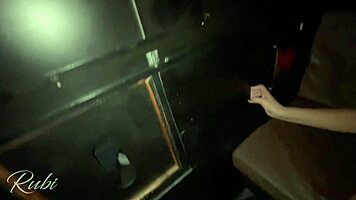 a gótica rubi torres chama puto pra GLORYHOLE e acaba fodendo dois no red