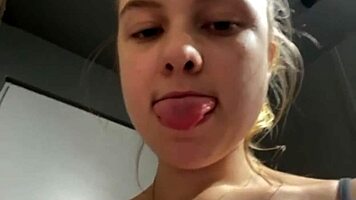 Jucielussie Fingers Horny Pussy Masturbating in Public Outdoors