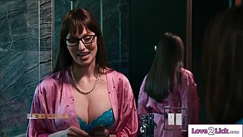 stepmommy's tongue on my pussy feels so wrong but hot 🔥👅