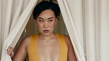 Tiny Asian masseuse stunned by customer's hard jerkoff