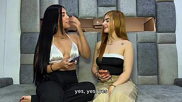 Primera vez probando sexo lesbico con strap on junto a mi mejor amiga