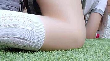 Muchacha colegiala no entro a clases por coger y recibe unas mamadas en la panocha de un companero detonando a una colegiala mexicana en el patio