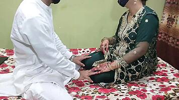 Dever ny indian desi bhabhi ki chod chod k chut phar di clear hindi audio