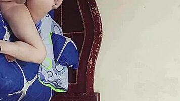 sexo anal casero pareja latina le metieron doble