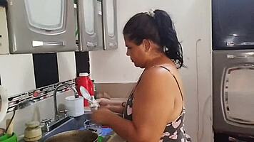 curvy latina shows big ass while cleaning