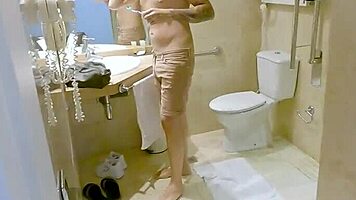 Casting porno a melody teen ends in huge bacanal with actor