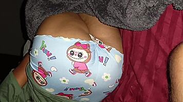 mi cuñada viene a mi cuarto después de la fiesta y se deja romper el culito 😈