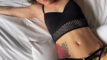 Brunette deepthroats then takes doggystyle 😈