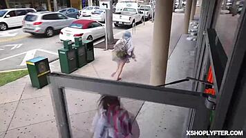 Shoplifter teens negotiate with officer