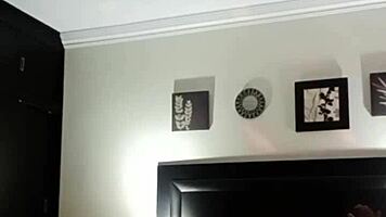 perra infiel cogiendo en hotel es descubrida por el novio