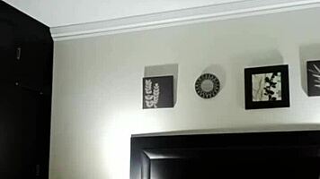 perra infiel cogiendo en hotel es descubrida por el novio