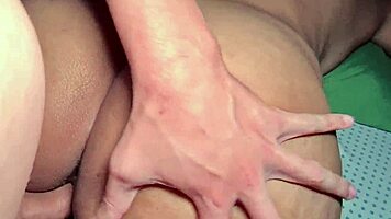 comendo a morena de quatro goza dentro
