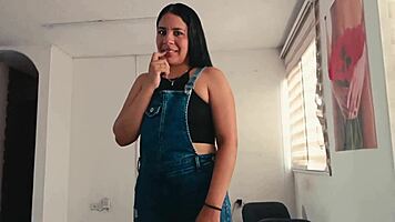 Single woman meets guy on dating app for passionate night