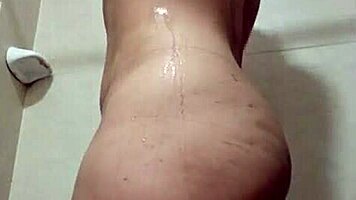neighbor girl cums hard in squirts