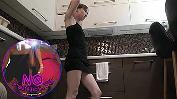 sexy college girl flashes her tight shaved pussy