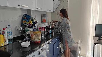 Young woman wants quick anal
