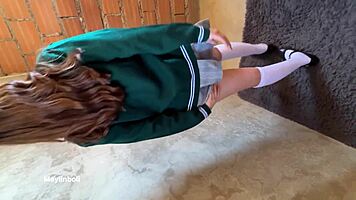 Jovem Colegiala Falta As Classes