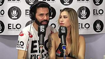 katty blake de atraganta bien rico con una banana