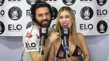 katty blake de atraganta bien rico con una banana