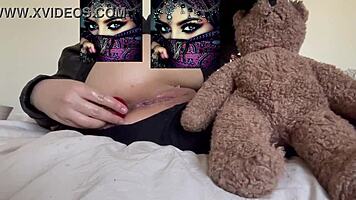 Sexy gothic alt emo girl masturbates for you & show her pink virgin pussy