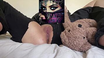 Sexy gothic alt emo girl masturbates for you & show her pink virgin pussy