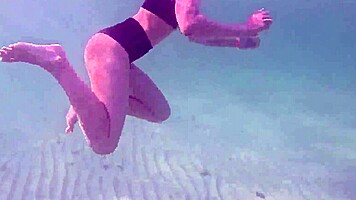 Amateur Long Legs Perfect Body Girls Relaxing Underwater