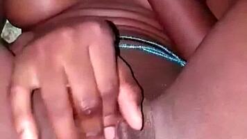 sa chatte degouline squirt during intense session