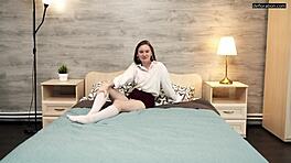 मारिया पंगेा अपनी पहली बार में डीप हार्डकोर पेनेट्रेशन का अनुभव करती है