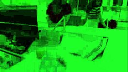 Vruća milf Ariella Ferrera i ćerka Jennifer u trojci na roštilju.