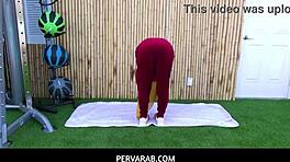 Kay Lovely Pamer Tubuh Sempurna