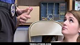Teen lifters 18+ - shoplifter kecil 18+ Rosalyn Sphinx, mau deal setelah dientot petugas?