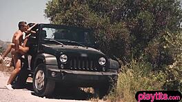 Sono pazzo per il sesso all'aperto con la mia ragazza a Roma, le vibrazioni dell'autostrada mi fanno impazzire!