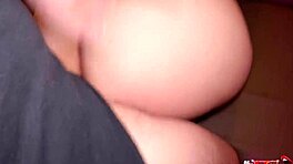 Malý zadok berie obrovský creampie od nevlastnej sestry