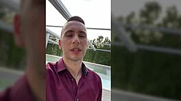 大鸡巴在史诗场景中拉伸可爱紧致的屁眼，与Tiffany Tatum和Raul Costa