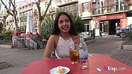 Utanmaz Genç Kız 18+ Dükkanda Çırılçıplak Soyunuyor, Vay! 😍