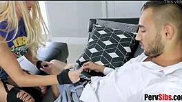 Vyděšený chlapík uvíznul v divoké touze s divokou teen 18+ na ježdění! 😈