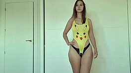 Ugh, La Pikachu Succhia e Scopa Così Bene