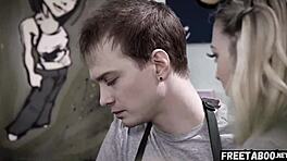 Traditrice Alex Jett confessa a Lily Larimar