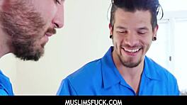 Chick Muslim panas Maya Bijou dapat double cumcockted! Wow, tunggangan liar!